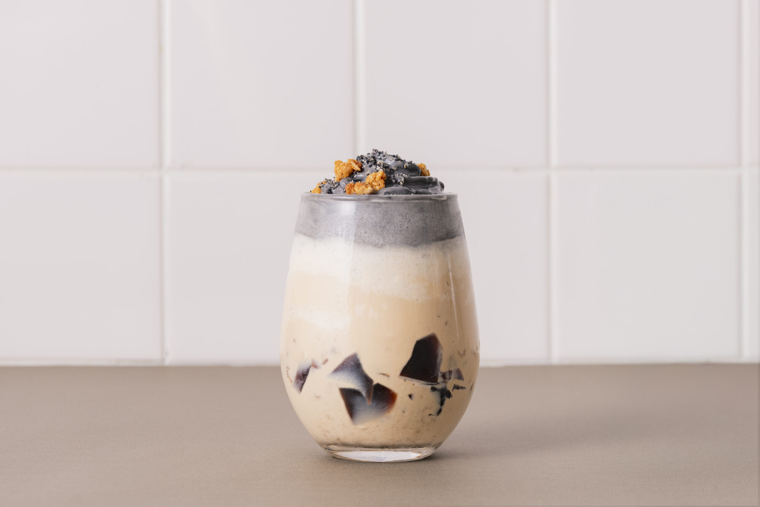 【季節限定】黒ごまコーヒーシェイク