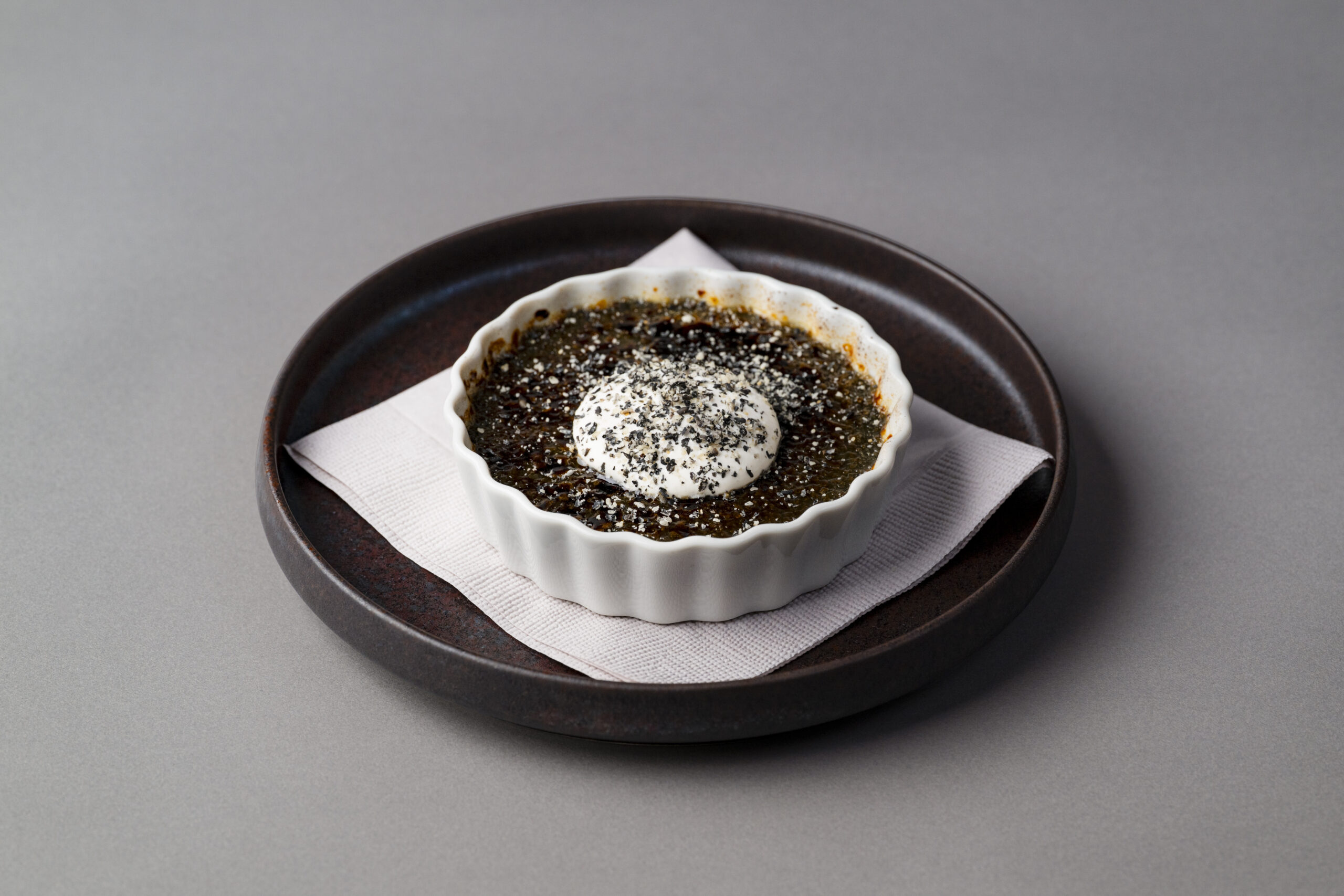 黒ごまブリュレ