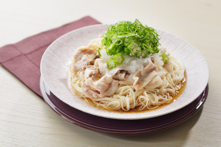 冷たい豚おろしオクラそうめん