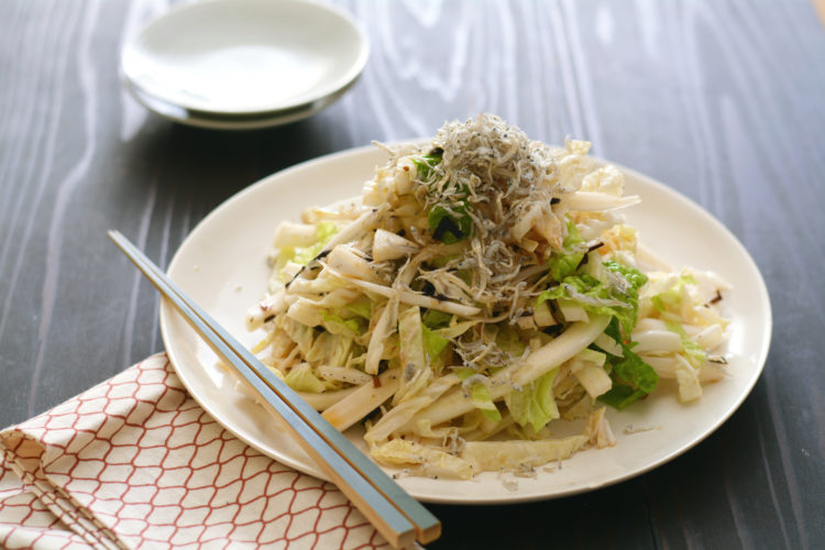 塩昆布ドレッシングの白菜サラダ