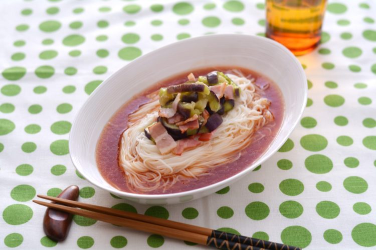 なすとベーコンのトマト風味そうめん