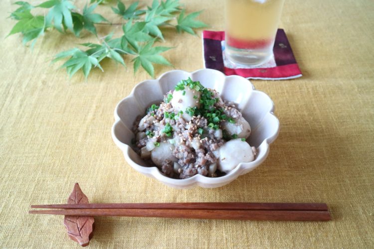 里いもの肉ごぼうあんかけ