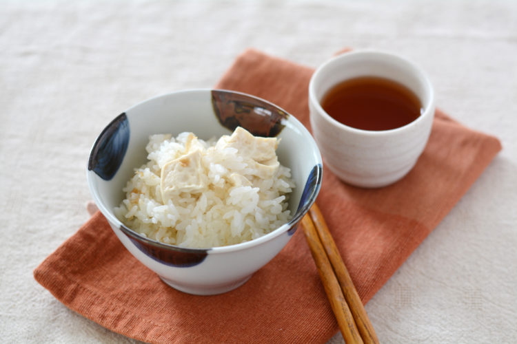 豆腐のごま風味炊き込みご飯