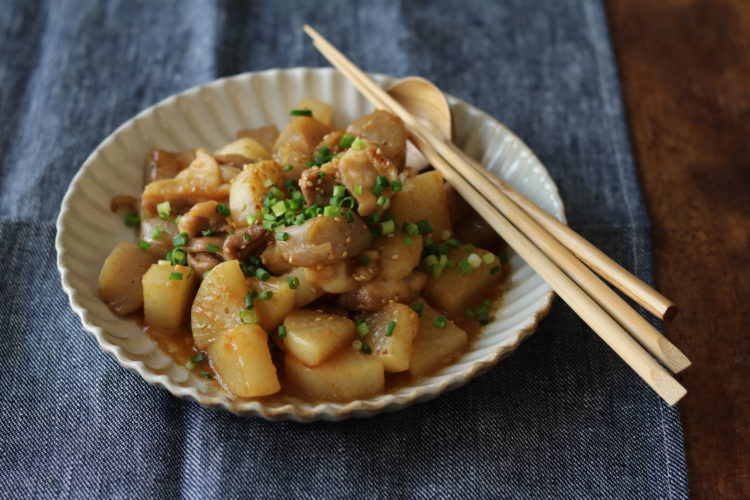 鶏と大根のオイスターみそ煮込み