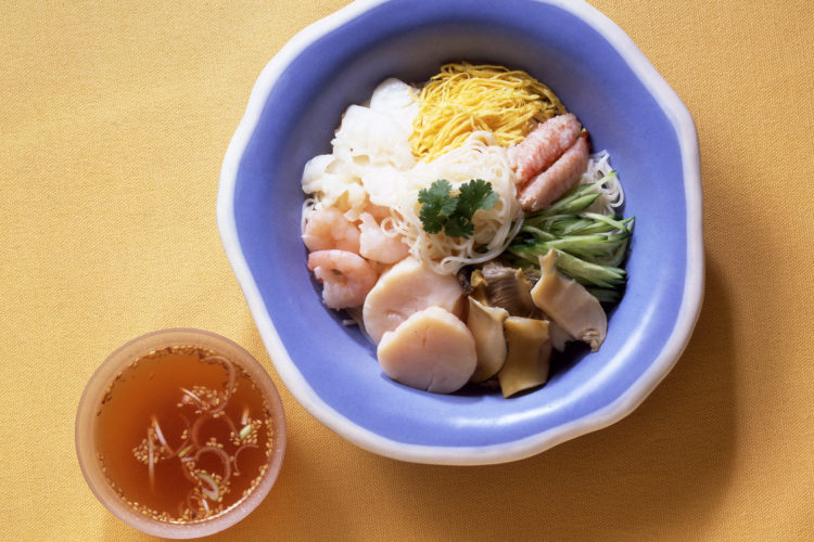 中国風海鮮入りそうめん・周富輝（生香園）作