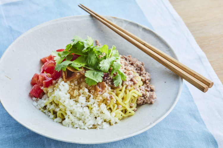 ひき肉とトマトの和え麺 レシピ詳細 ごまレシピ 公式 かどや製油株式会社