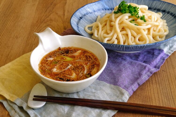 【かどや製油×カタギ食品 コラボレシピ】濃厚ごまつけうどん