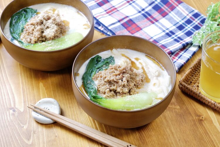 【かどや製油×カタギ食品 コラボレシピ】ごま好きのための『ごま豆乳坦々うどん』