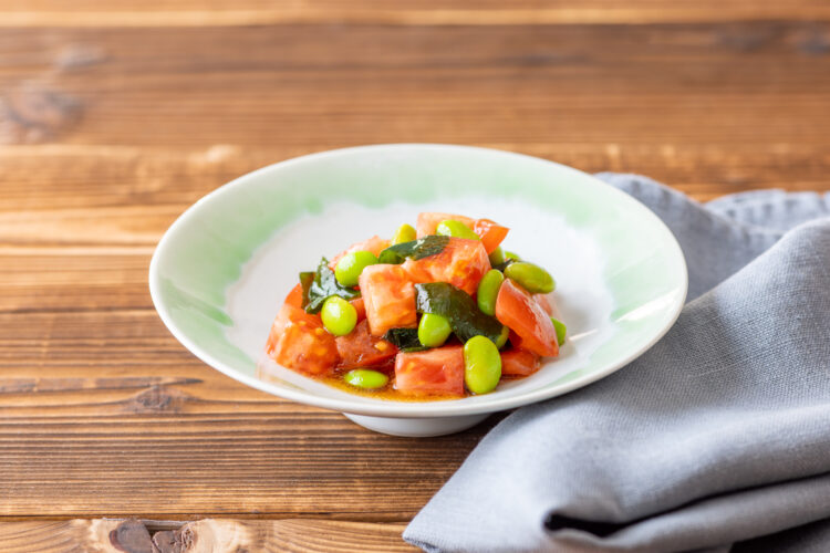 枝豆とトマトとわかめの中華サラダ