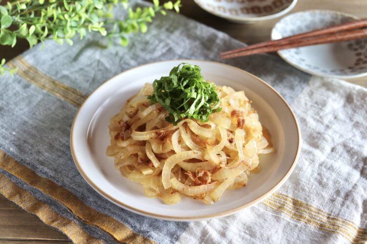 レンジで簡単！ 蒸し玉ねぎのおかかポン酢和え