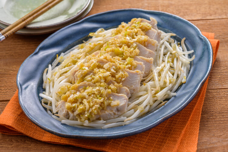 レンジでしっとり！蒸し鶏の香味だれ