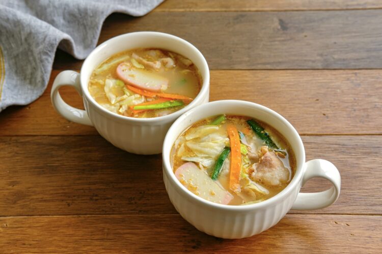 カット野菜で作る レンジで簡単ちゃんぽんスープ