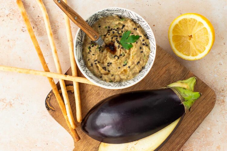 Baba ganoush (eggplant caviar with sesame)