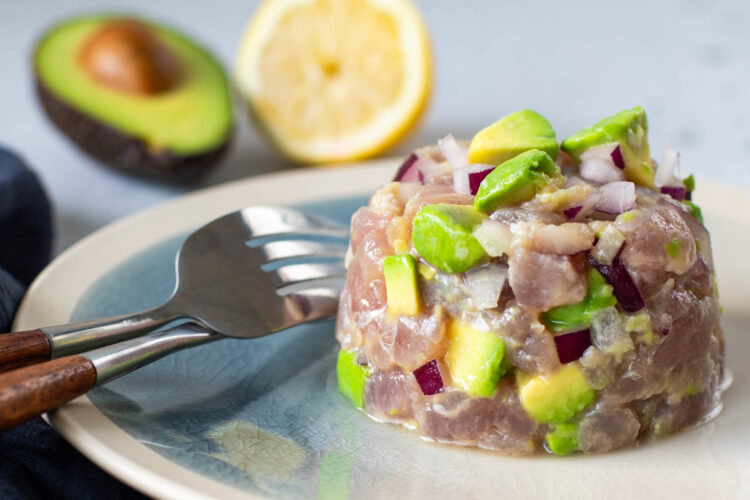 Tuna tartar with avocado