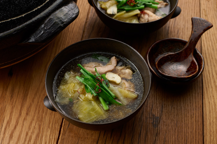 【かどやのごまたび提供メニュー】博多のもつ鍋風ごま油香る鶏旨スープ