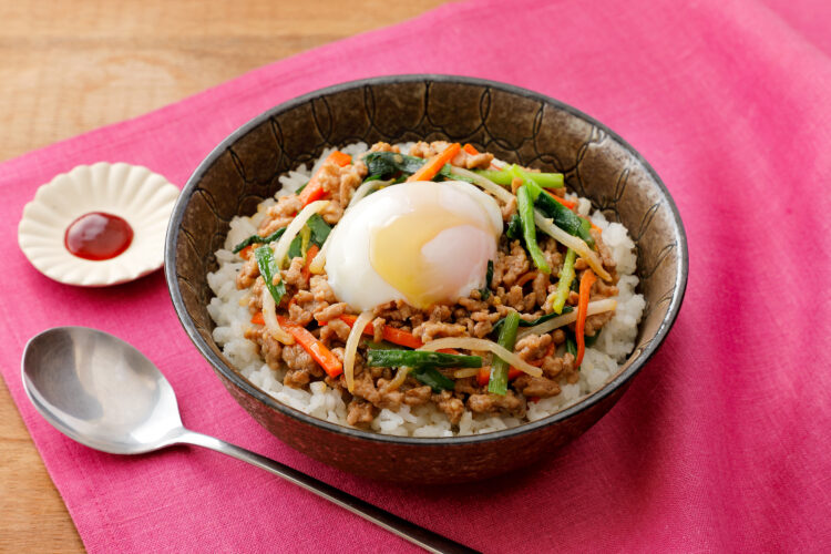 温玉のせそぼろビビンバ