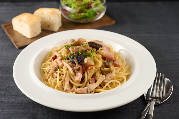 きのことベーコンのペペロン風パスタ